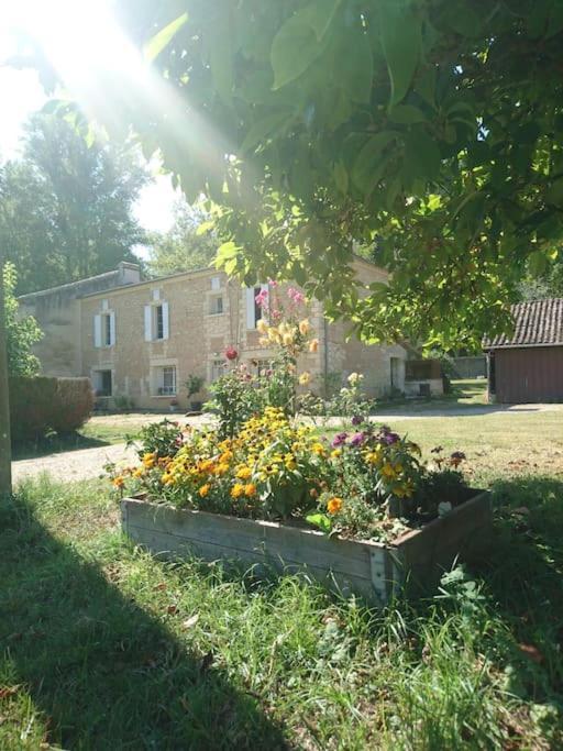 Meuble 2/4 Personnes Villa Noaillac Екстериор снимка